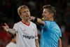 "Vi havde vores chancer, og kampen blev afgjort på små detaljer," siger en ærgerlig Simon Kjær (tv.) ifølge uefa.com. Jon Nazca/Ritzau Scanpix