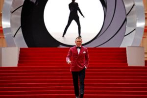 Anmeldere fra The Guardian og BBC giver den nye Bond-film topkarakter, mens andre holder sig mere tilbage. 