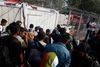 Ifølge EU's migrationskommissær har unionen 10 dage til at få styr på flygtningkrisen.