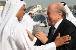 Qatarske Mohamed Bin Hammam forsøgte ifølge Sepp Blatter ihærdigt at købe sig til stemmer før præsidentvalg.