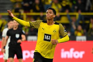 Jude Bellingham er på vej til at skifte til Real Madrid, der betaler næsten 770 millioner for englænderen.