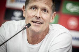 Både Dansk Boldspil-Union (DBU) og Team Danmark modsiger Spillerforeningen, der vil afskaffe vejninger helt.