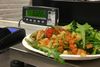 Et måltid mad, nøje afmålt i en kantine på Aalborg Universitet - »hvor jeg dagligt har drevet kantineansatte og kolleger i kø til vanvid ved at fintune vægten af min frokost«, fortæller Jakob Stoustrup. Foto: Jakob Stoustrup/Videnskab.dk