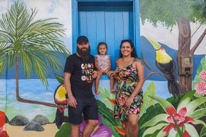 På blot et par år har 44-årige Peter Nilsson fra Skanderborg sammen med sin brasilianske hustru Milena De Matos og parrets 2-årige datter opbygget en helt ny tilværelse på den gamle pirat- og fængselsø Ilha Grande i Brasilien.