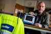 Det er en erhvervsrisiko, siger ambulanceredder Hans Jørgen Nielsen, der ikke bebrejder nogen, at han blev smittet med covid-19 på sit job og stadig slås med senfølger efter sygdommen. Foto: Rene Schütze
