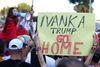 Tusindvis af albanere gik på gaden i protest mod Ivanka Trump og Jared Kushners milliardprojekt. Foto: REUTERS/Florion Goga