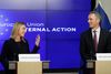 Federica Mogherini og Jens Stoltenberg havde en fast tone over for Rusland efter deres første møde.