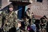 den ukrainske fronts mest frygtede styrker, Azov-bayaljonen, har til huse i kasernen på ”Sejrens Prospekt” . Tidligere husede bygningen et børnehjem.