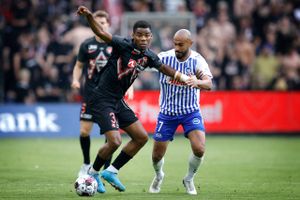 Den nigerianske midtbanespiller Raphael Onyedika skifter FC Midtjylland ud med belgiske Club Brugge. 