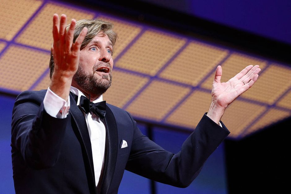 Den svenske instruktør Ruben Östlund vinder for anden gang i karrieren Guldpalmen i Cannes.