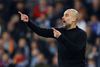 Manchester City-manager Pep Guardiola giver sine spillere et par råd under en Champions League-kamp mod Real Madrid. Foto: Juan Medina/Reuters