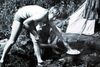 Angela Merkel (dengang Angela Kasner) på sommerlejr i 1973 i Himmelpfort i DDR. Spørgsmålet om, hvor dybt hun på den tid var engageret i det kommunistiske styre, er nu atter kommet til debat. Arkivfoto: Bernd Gurlt/AP