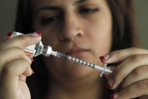 Flere hundredetusinde danskere lever med diabetes og mange er nødt til at tage iindsprøjtninger med insulin. Arkivfoto: Reed Saxon/AP
