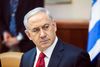 Netanyahu i formandsstolen til det ugentlige regeringsmøde på hans kontor i Jerusalem. Mange israelere opfatter ham som det sikre kort i et ustabilt Mellemøsten. Foto: Dan Balilty/AP