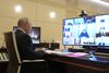 I stedet for en stor militærparade på Den Røde Plads må den russiske præsident Vladimir Putin nøjes med videomøder om coronasituationen. Foto: Sputnik/Alexei Druzhinin/Kremlin via Reuters