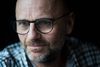 Henrik Qvortrup er til daglig politisk redaktør på B.T., men var tirsdag hentet ind for at være vært på “P1 Debat“, idet radiokanalens egne medarbejdere er erklæret inhabile. Foto: Stine Tidsvilde/Ritzau Scanpix
