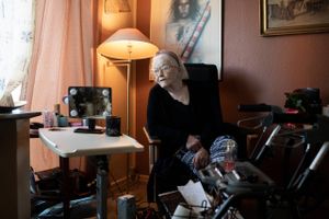81-årige Birgit Alice Duus vil have lov til at ryge i sit hjem, mens hjemmeplejen er på besøg, og hun kalder debatten om at kunne fravælge medarbejdere med tørklæde for »styg«.