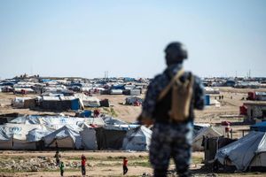 Danmarks ansvar over for de 19 børn i Syrien med tilknytning til Danmark og deres mødre bunder i, at stat og statsborgere er knyttet sammen i en pagt – men i de seneste år er pagten begyndt at slå revner, siger en ekspert.