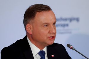 En ny lov er vendt mod den uafhængige tv-kanal TVN24, siger iagttagere. Polens præsident vil stoppe loven.