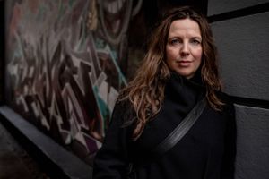 Sine Plambech har brugt en stor del af sit voksne arbejdsliv på at følge i fodsporene på nogle af de millioner af kvinder, der bruger og misbruger deres kroppe i den globale sexindustri. Det handler om penge og overlevelse. Og det handler om, hvor i verden man er født og opvokset, skriver den prisvindende antropolog i sin fremragende bog.