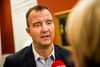 Selv hvis regeringen skulle komme med et forslag om at lade Radio24syv tjene penge på reklamer, vil det stadig være en voldsom besparelse, mener Morten Marinus (DF). Foto: Ólafur Steinar Gestsson/Ritzau Scanpix