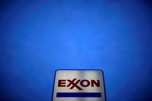 Et investeringsselskab med bare 0,02 pct. af aktierne har formået at få valgt to medlemmer af bestyrelsen i Exxon Mobil Corp., verdens største private olieselskab. Foto: Reuters/Jim Young  