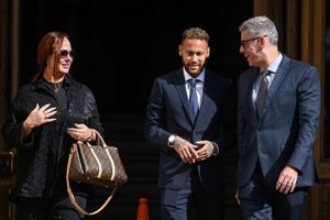 Sagen om korruption og svindel mod den brasilianske fodboldstjerne Neymar er overraskende blevet droppet.