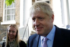 Boris Johnson har vundet anden runde af opgøret om at afløse Theresa May. I sin egen valgkreds deler han vandene. 