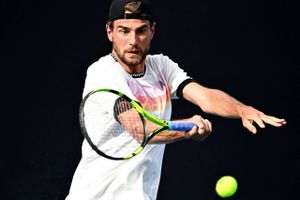Holger Runes "spøjse" modstander er ikke bange for mentale lege og udbrud, fortæller dansk tennisspiller.