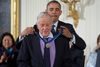 Ben Bradlee blev hædret sidste år af præsident Barack Obama med æresudmærkelsen Medal of Freedom. Det er en af de højeste udmærkelser, som civile i USA kan modtage.