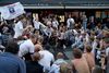 Der var gang i Aarhus - før, under og efter kampen mod Brøndby. AGF-sæsonen dluttede meed den bedste placering i 23 år. Og sådan noget fejrer man i Aarhus. Foto: Mikkel Berg Pedersen/Ritzau Scanpix
