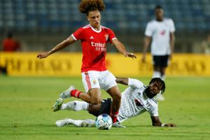 Portugisiske Benfica er næste forhindring, hvis vicemestrene slår Larnaca ud på vejen mod et gruppespil i Champions League.