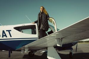 Beslutningen om at blive adm. direktør i Aarhus Airport har Lotta Sandsgaard taget med hjertet. Hun elsker at flyve, og hun skal nu bringe passagertallet op i de højere luftlag.