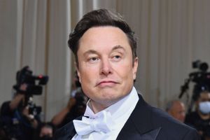 Der kan være store forandringer på vej for det sociale medie Twitter efter Elon Musk torsdag officielt overtog styringen. 