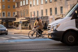 Dansk Industri vil bruge 6 mia. kr. på nye cykelstier, indføre et cykelkørselsfradrag og gøre det skattefrit at give medarbejdere cykler. Transportminister drøfter gerne forslaget.