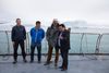 Vittus Qujaukitsoq (yderst th.) mener, at Grønland kan klare sig uden bloktilskuddet fra Danmark. Derfor vil han sætte skub i uafhængighedsplanerne, hvis han vinder formandsvalget i Grønlands største parti, Siumut. Her er modstanderen den nuværende formand Kim Kielsen (nr. to fra venstre). På billedet ses de sammen med den daværende danske udenrigsminister, Kristian Jensen (yderst tv.), og den tidligere amerikanske ditto John Kerry i 2016. Foto: AP/Evan Vucci