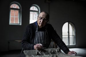 I sit hjem i Italien er Jørgen Haugen Sørensen, der er blandt de største danske billedhuggere, sovet ind.