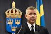 Jonas Wikström fra den svenske flåde på et pressemøde om undervandsaktiviteten fredag.