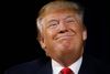 Donald Trump gjorde tykt grin med Hillary Clinton fra talerstolen i Manheim, Pennsylvania. Han mener ikke, Clintons fysik er stærkt nok til, at hun kan bestride præsidentembedet. Foto: Matt Rourke/AP