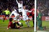 FC København håber at kunne gentage succeskampen fra Champions Leagues gruppespil i 2006, hvor Marcus Allbäck scorede det enlige mål i en 1-0-sejr. På billedet ses Frederik Berglund og Atiba Hutchinson juble med Allbäck. Foto: Lars Krabbe