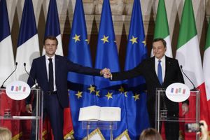 Frankrig styrker samarbejde med Italien i EU, på et tidspunkt hvor der er usikkerhed om Tysklands kurs.