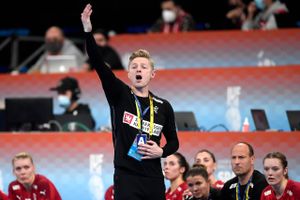 De danske håndboldkvinder kan med to sejre i den kommende uge sikre sig en billet til EM senere på året, og der er ifølge landstræneren ikke fokus på ret meget andet.
