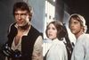 Skuespilleren Carrie Fisher (midten), som er mest kendt for sin rolle som Prinsesse Leia i "Star Wars"-filmene, er død. Foto: AP/20th Century-Fox Film Corporation