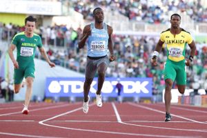 Letsile Tebogo slog tirsdag U20-verdensrekorden på 100 meter, selv om han startede sin fejring tidligt.