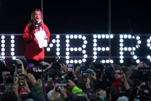Den svenske klimaaktivist Greta Thunberg får kritik efter blandt andet at have kaldt COP26 for en fiasko.