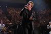 U2 svigter Danmark på ny turné. Her ses forsanger Bono. Foto: AP