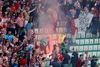 Uro blandt de kroatiske fans under dagens kamp mellem Kroatien og Tjekkiet. Foto: Michael Sohn/AP