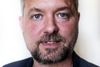 Michael Mortensen ved godt, at han skiller sig ud. Ikke kun i tøjstilen, men også på størrelsen af sin private bankkonto. Arkivfoto: Rune Aarestrup Pedersen/Ritzau Scanpix