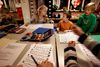 På Tikøb Skole i Nordsjælland har man tidligere deltaget i et forsøg om at dele elever ind efter faglige niveauer. Dansk Folkeparti foreslår nu fuldt forsøgsstop i 10 år for at sikre ro i undervisningssektoren. Arkivfoto: Finn Frandsen/Polfoto