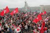 I Minsk er gaderne pakkede med demonstranter. Foto: REUTERS/Vasily Fedosenko